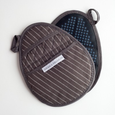 DEAN & DELUCA Ultragrip Pot Holder
